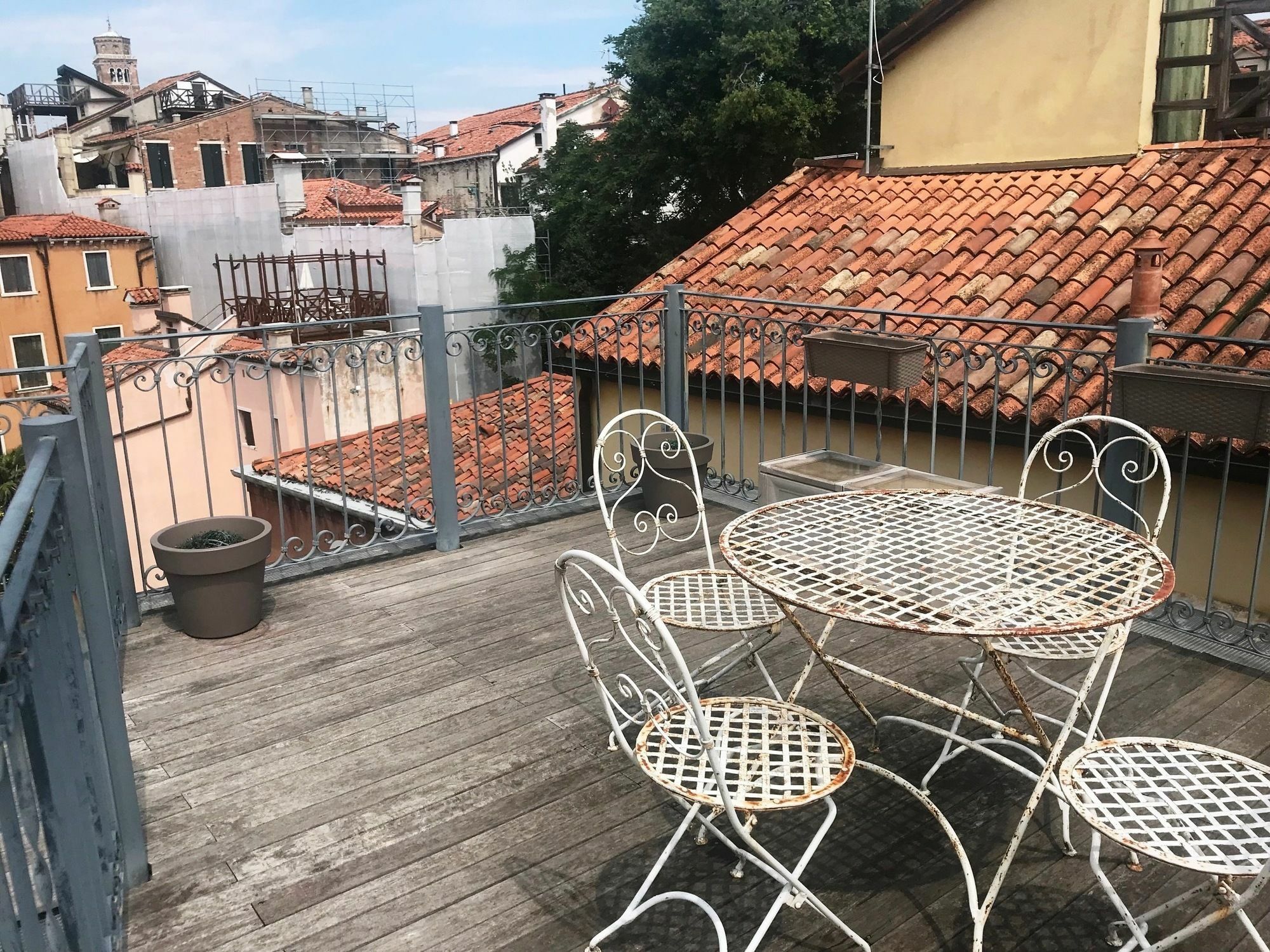 Modern With Terrace Apartament *