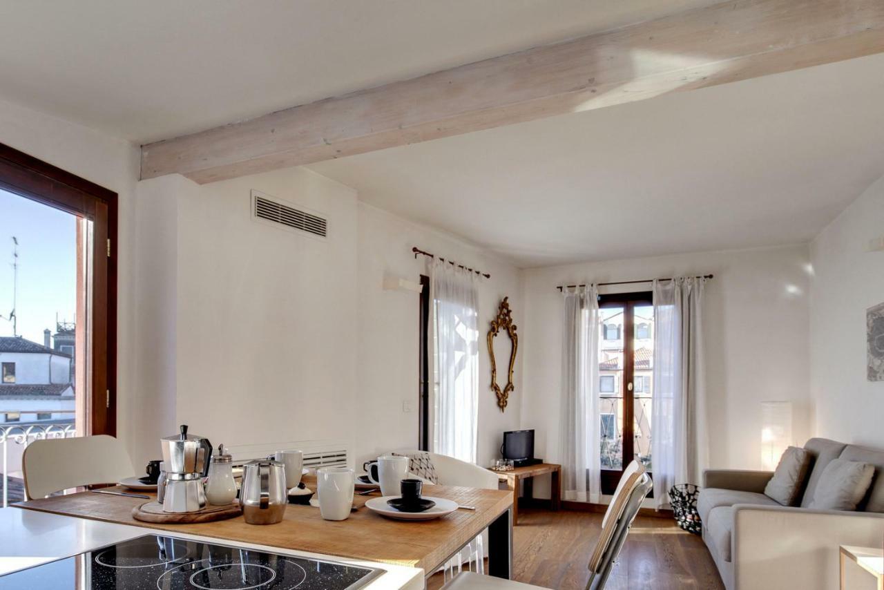 Modern With Terrace Apartament *