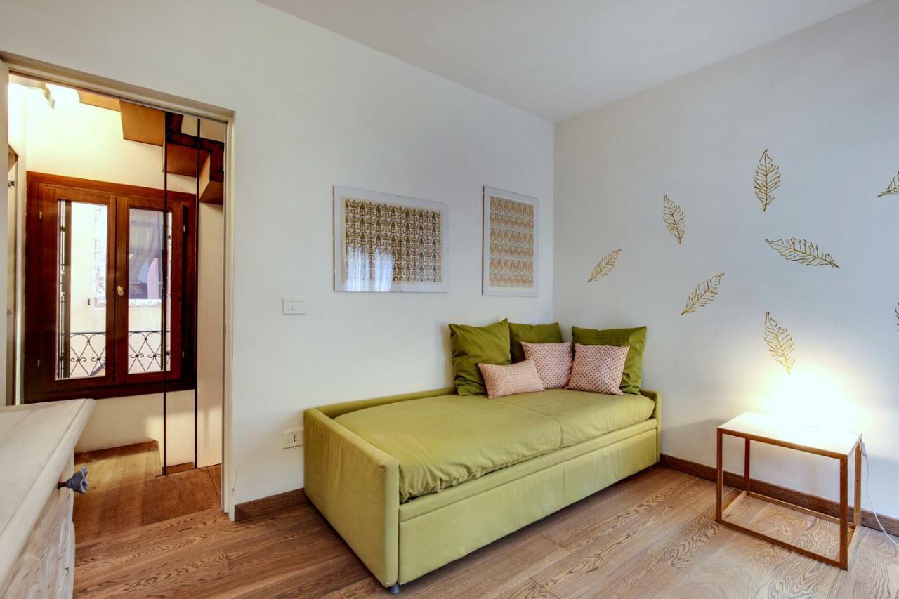 Modern With Terrace Apartament *