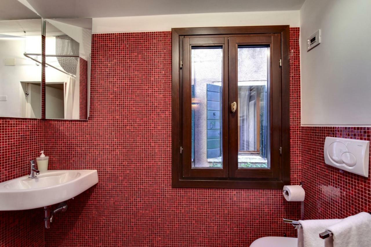 Modern With Terrace Apartament